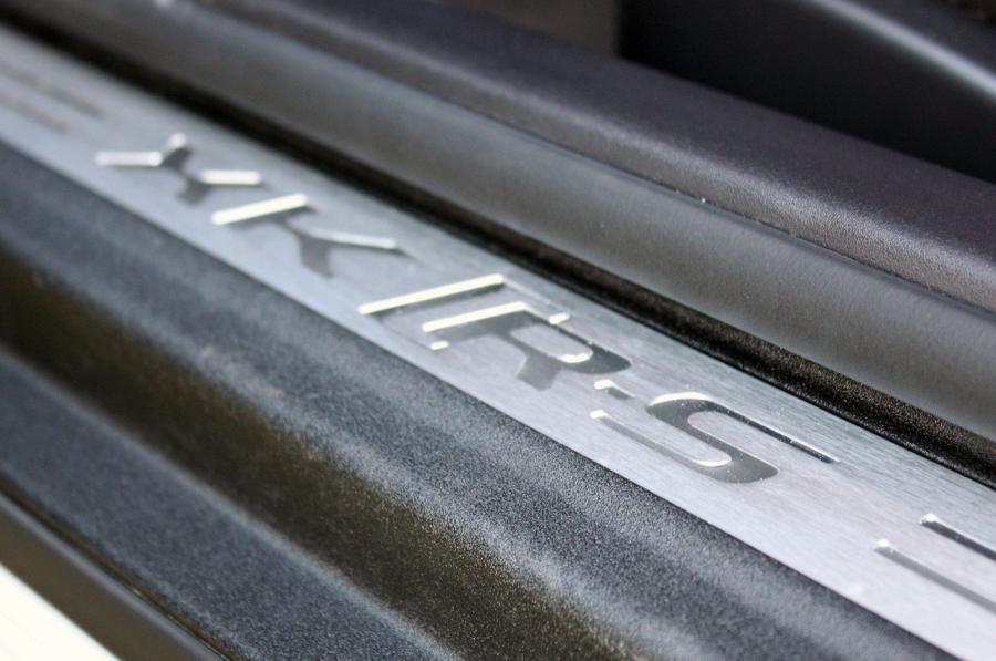  Jaguar XKR-S 2012 года  (фото 9 из 82)